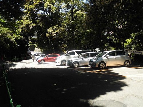 来宮神社の駐車場