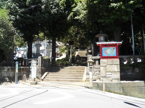 伊豆山神社の正面入口