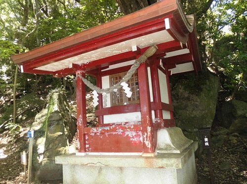伊豆山神社にて、鎮座している白山神社