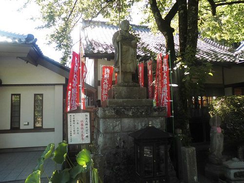修禅寺に鎮座する弘法大師像