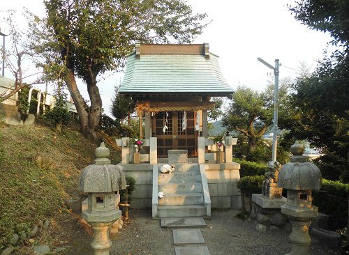 雁堤付近に鎮座する護所神社