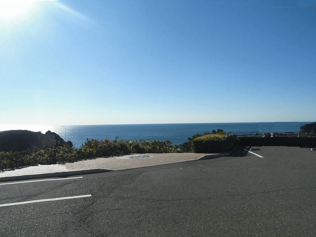 あいあい岬の駐車場から眺めた大海原（水平線）