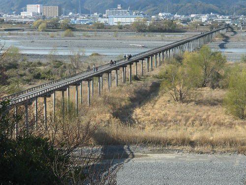 静岡県中部観光スポット・名所の島田市＜蓬莱橋（ほうらいばし）＞