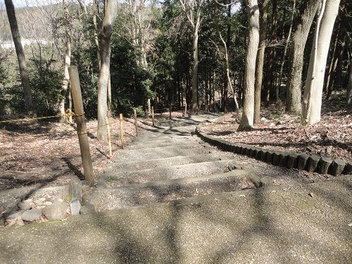 岩本山公園の急な階段