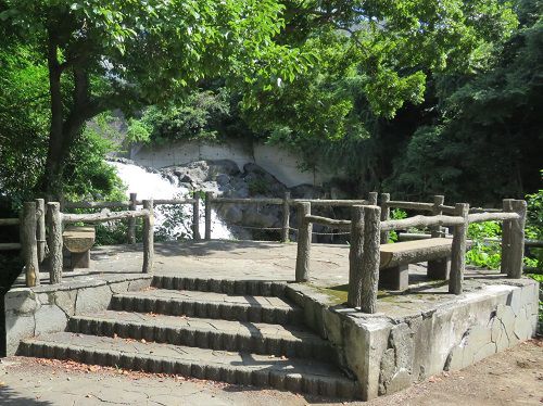 鮎止めの滝【三島市】：滝展望場所