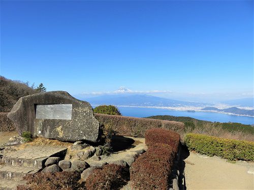 だるま山高原展望台からの富士山【伊豆市】：ズームアップ