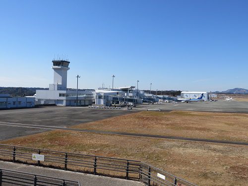 富士山静岡空港、富士山ビュー【牧之原市】：ターミナルビル方向
