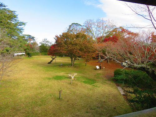 鳥羽山公園の紅葉（展望台からの眺望）