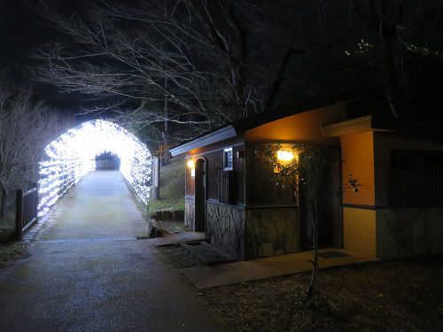 天王山公園のイルミネーション（点灯後）トイレ付近