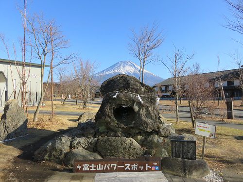 富士山ビュー：朝霧高原、富士山（溶岩樹型）