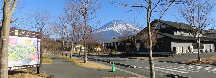 富士山ビュー：あさぎりフードパークからの富士山（朝霧高原（道の駅）南側）