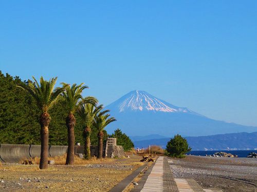 富士山ビュー：田尻浜海岸からの富士山