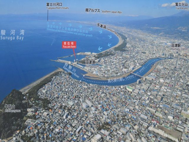沼津港大型展望水門「びゅうお」からの富士山：地図