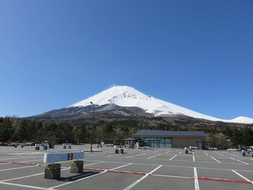 水ヶ塚公園駐車場からの富士山【裾野市】