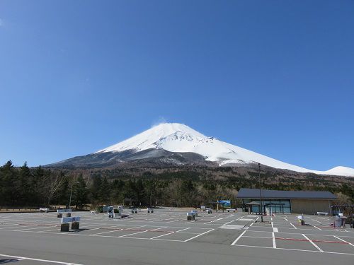 水ヶ塚公園駐車場からの富士山【裾野市】：全景