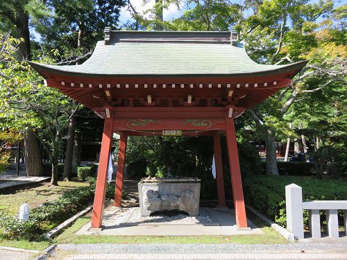 桜ヶ池（池宮神社）の手水舎