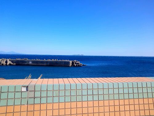 なぎさ公園【伊東市】：青い海と青い空