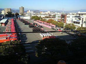 富士市消防出初式の式典の様子（東側から眺めています）